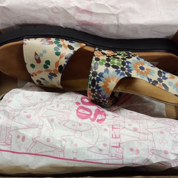 🆕Goby SandalsNEW🍀Size 11🍀New in box📦 fits to size,lovey neutral color print - Picture 10 of 16